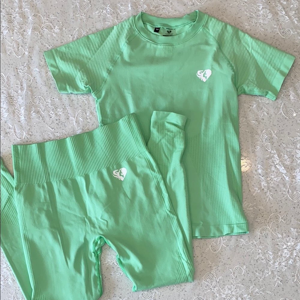 Women’s Best Green Activewear Set